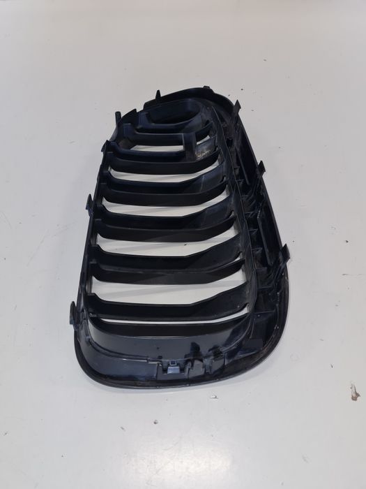 Grila bară stânga fata BMW seria 5 F90 M5 /cod-5118063173 / an-2015+