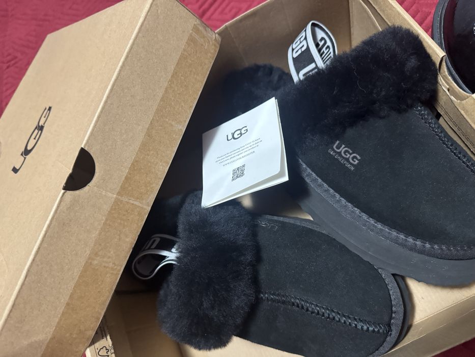 Vând UGG marimea 39/40