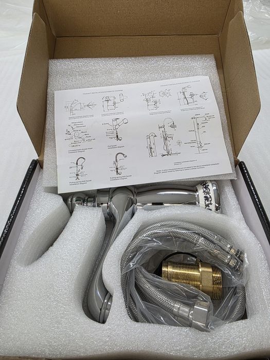 Винтидж/ ретро смесител за мивка за баня с флорални мотиви