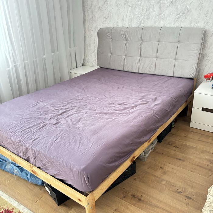 Кровать с матрасом