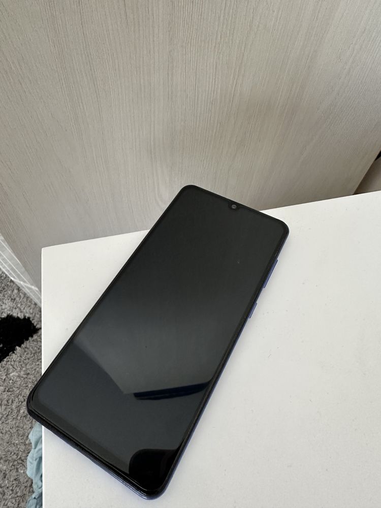 Продам смартфон Samsung A31