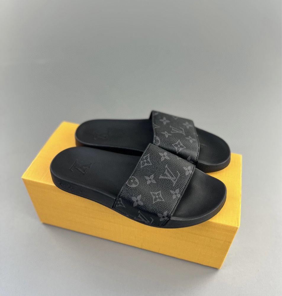 Șlapi Louis Vuitton , Yeezy , Chanel 2023