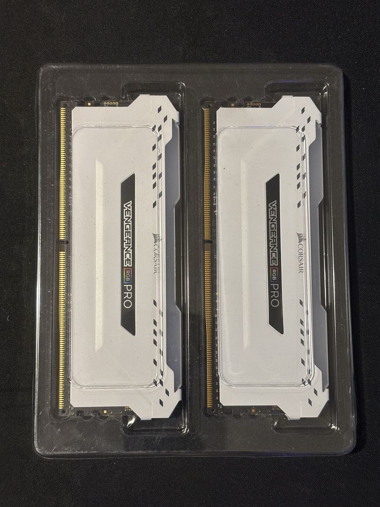 Бял Геймърски компютър Ryzen 5500, RTX 3060Ti, 16 Ram, 512 SSD, 750w