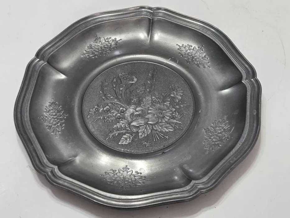 Lot vintage de 8 farfurii de zinc