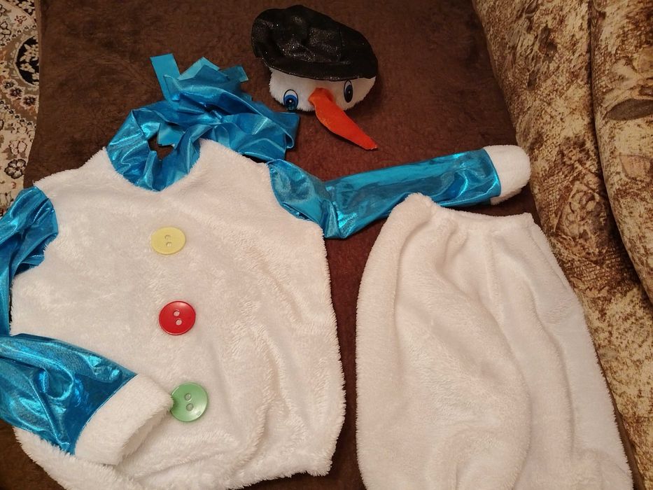 Продаётся костюм снеговика