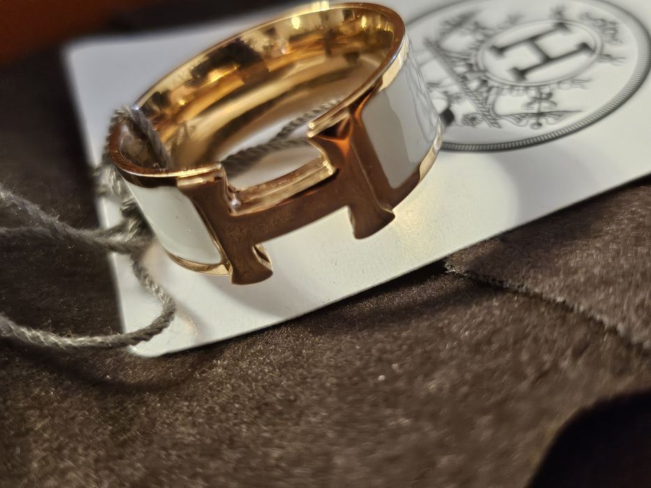 Inel H unisex alb cu auriu