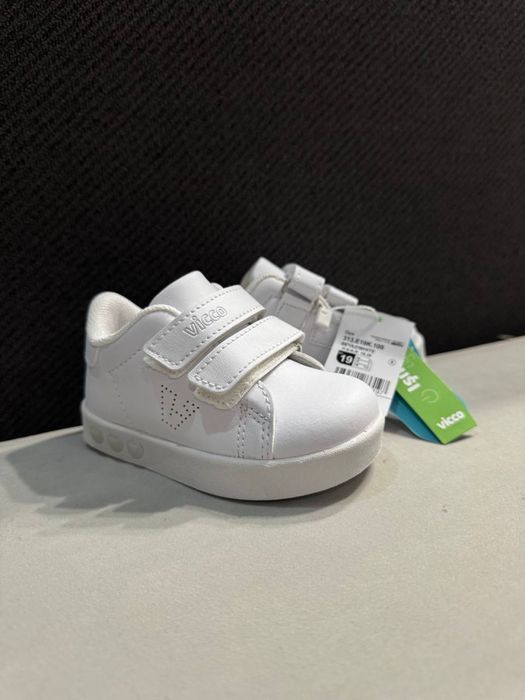 Детские кроссовки vicco