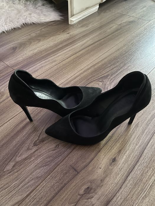 Pantofi stileto eleganti