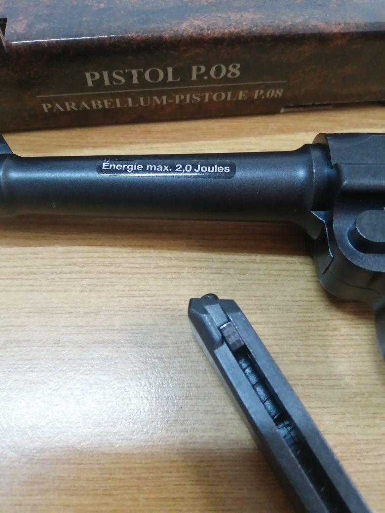 Vând Replica Ruger P08 CO2