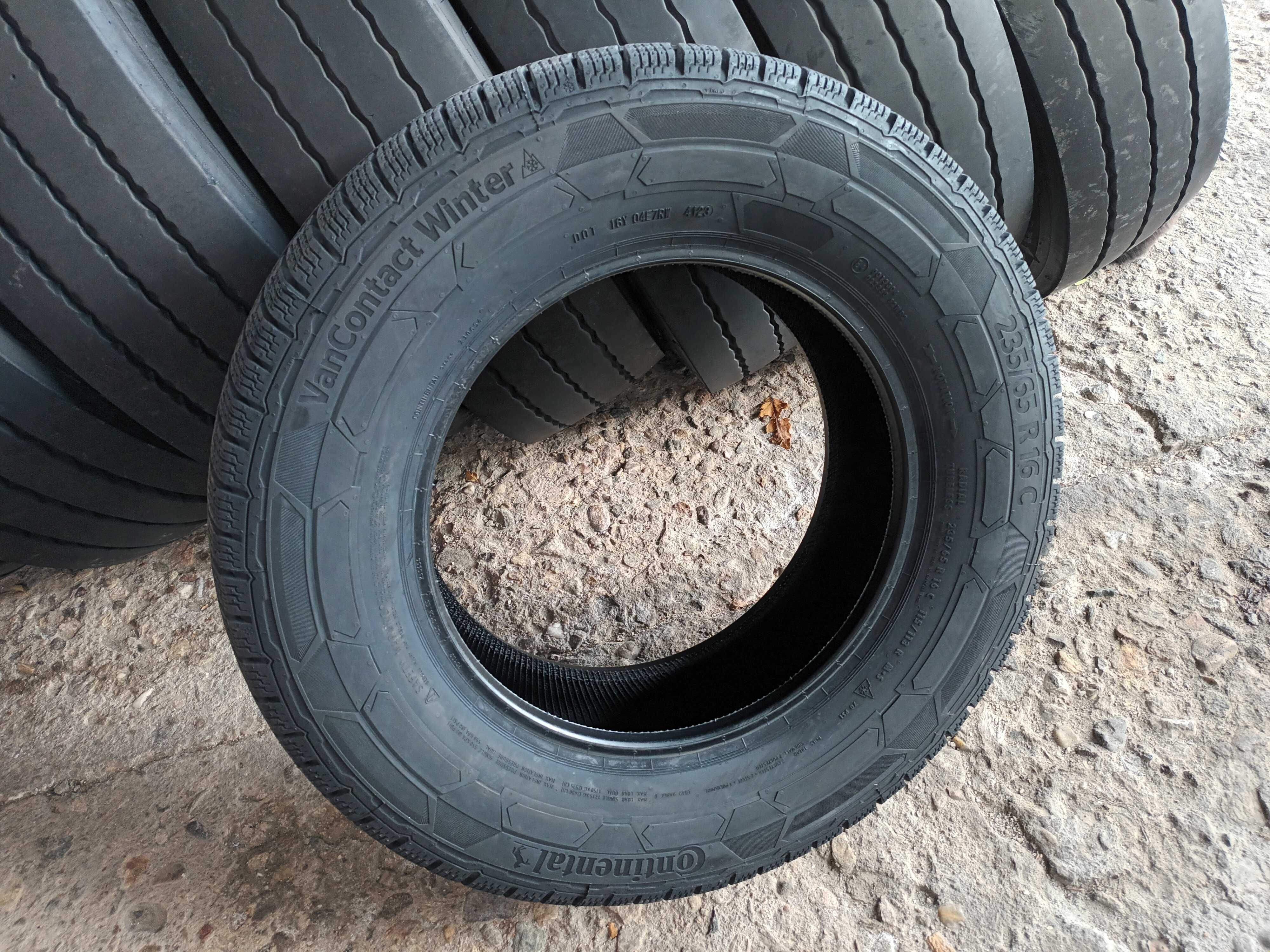 Нови зимни бусови гуми 235/65 R16C Continental VanCont Winter 115/113R