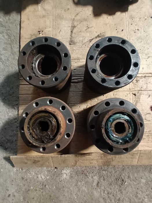 Butuc fata cu rulment Mercedes Atego 815