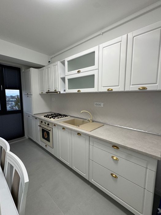 Apartament decomandat 2 camere. De închiriat.