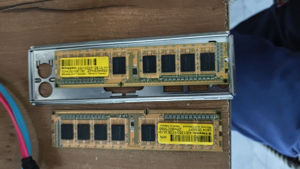 Продам ОЗУ ddr3 на 4гб каждый