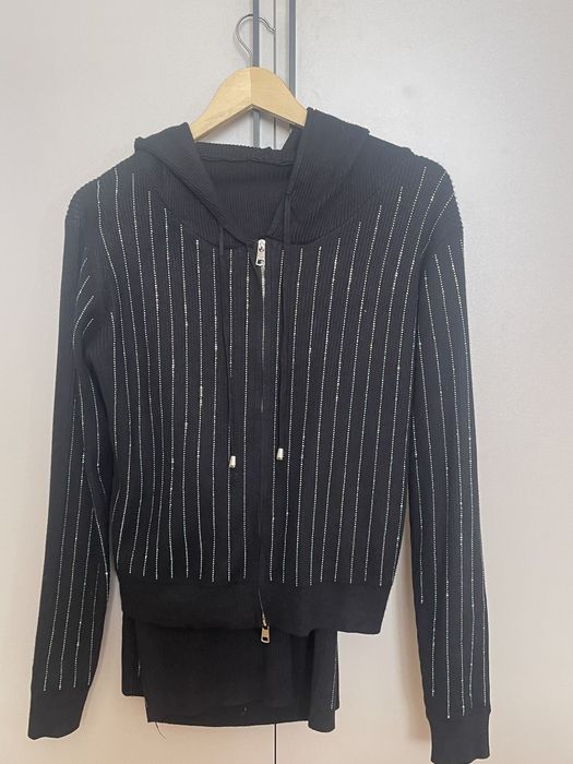 Двойка 44 46 размер 5000 тенге.