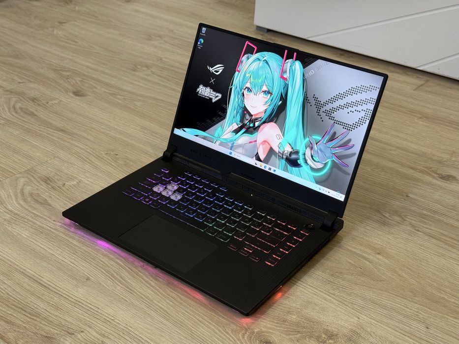 15.6’QHD 165Hz/RX 6800M 12GB/Asus ROG Strix/Ryzen 9-5900 HX/32GB/1TB