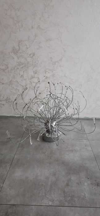 Люстра с маленькими лампами