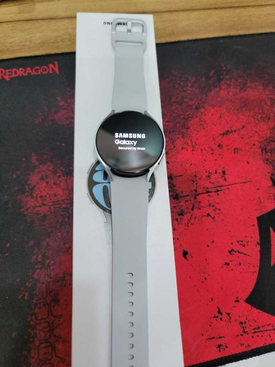 Продам часы Galaxy Watch6 Silver 44mm