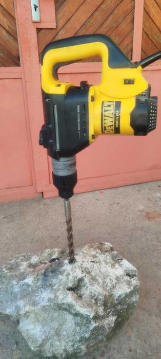Перфоратор къртач   DeWALT