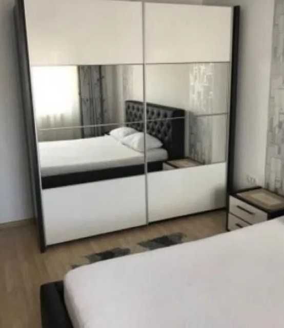 Дава се под наем Тристаен апартамент в Пловдив, Център - 90 кв.м за 341.7 € - Снимка #2