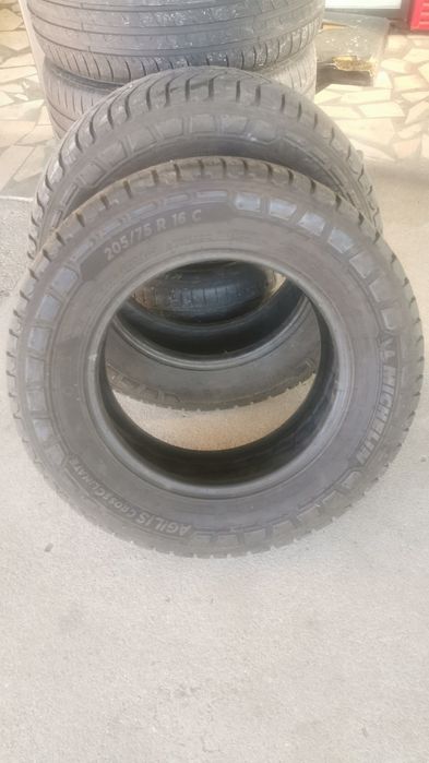 Vand Cauciucuri, Anvelope 235 65 16C montaj gratuit.
