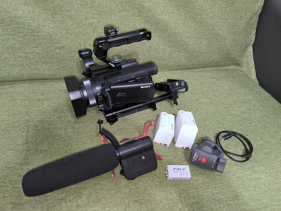 продам видеокамеру sony AX 700