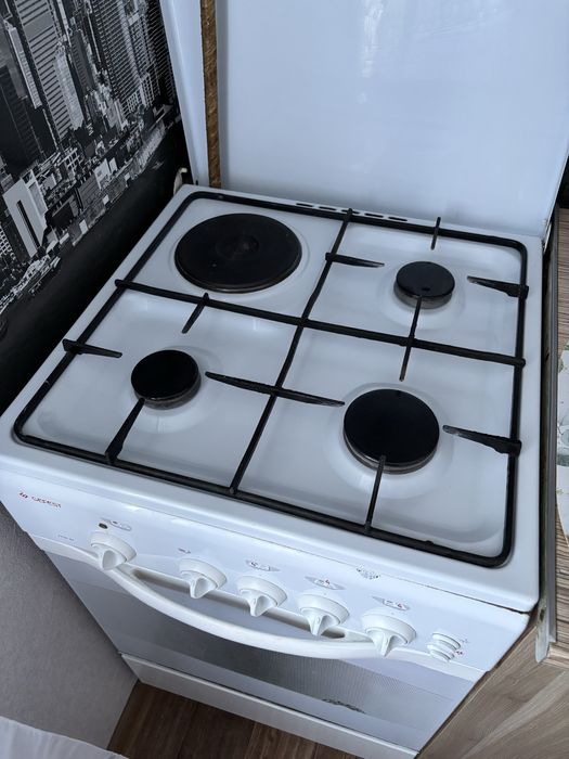 Продам газовую плиту