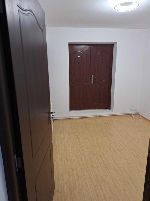 Casa 4 camere de inchiriat