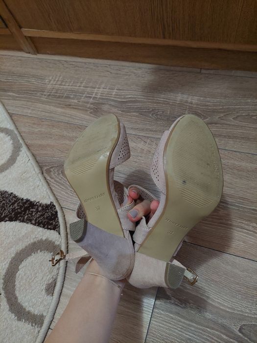 Pantofi pentru dame, marimea 37