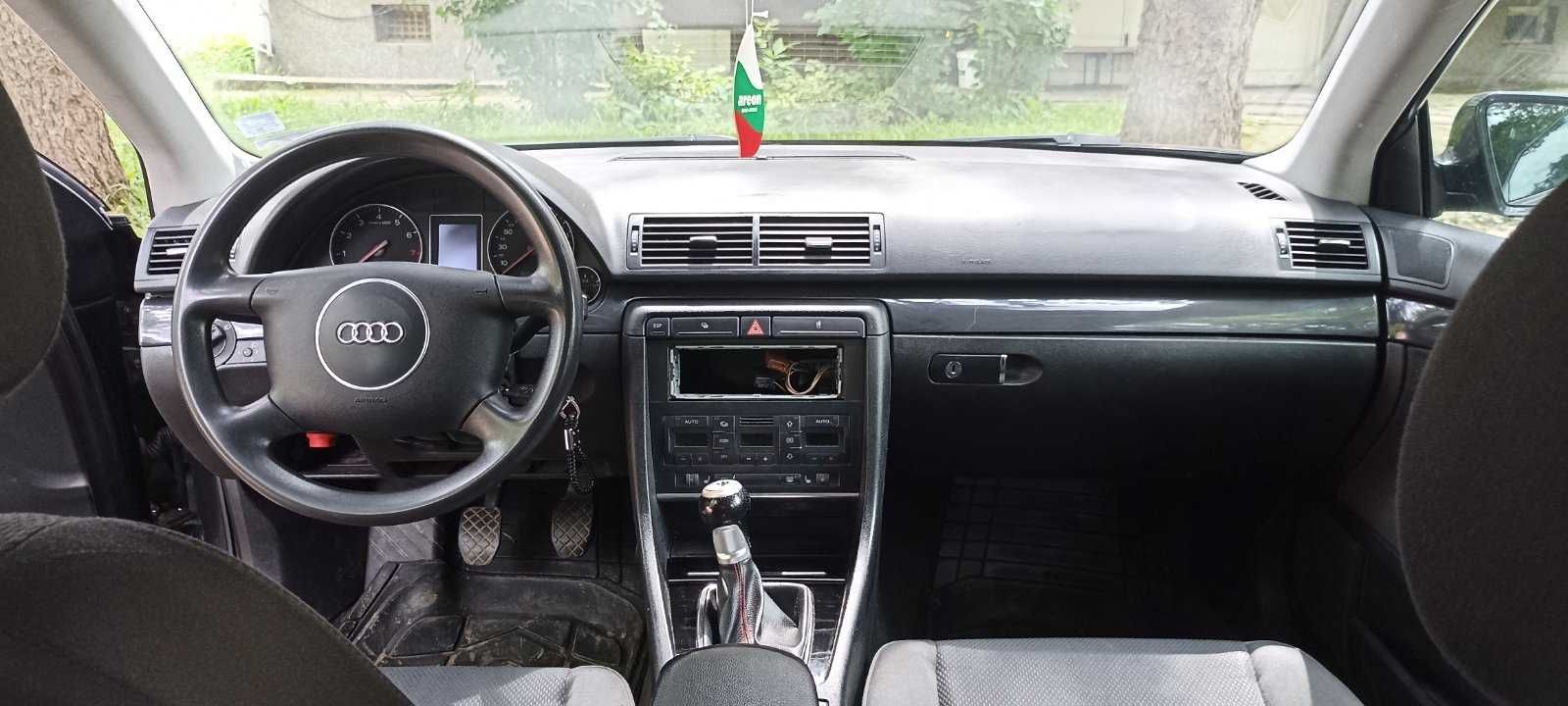 Продавам Audi A4 2001г.