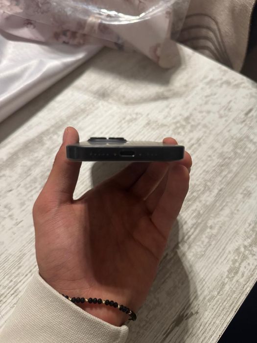 Vând iPhone 15 pro
