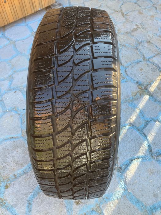 Vând /Schimb anvelope Michelin marca Riken  M+S 225/65/16 C