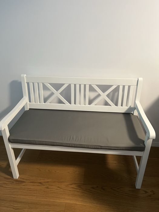 Banca interior cu perna inclusa