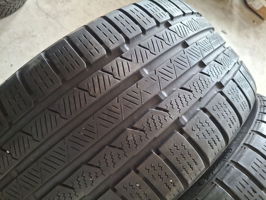 2 Anvelope de iarnă 235 40 r18 Continental