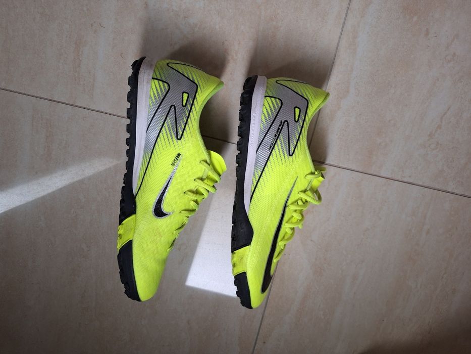 Adidasi/ Ghete fotbal Nike Mercurial, marimea 41 1/3, stare f buna
