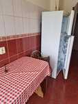 Proprietar Inchiriez apartament 3 cam semidecomandate mobilat utilat.