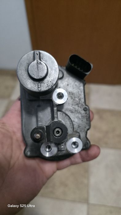 актуатор за турбокомпресор, произведен от BorgWarner Turbo Systems и S