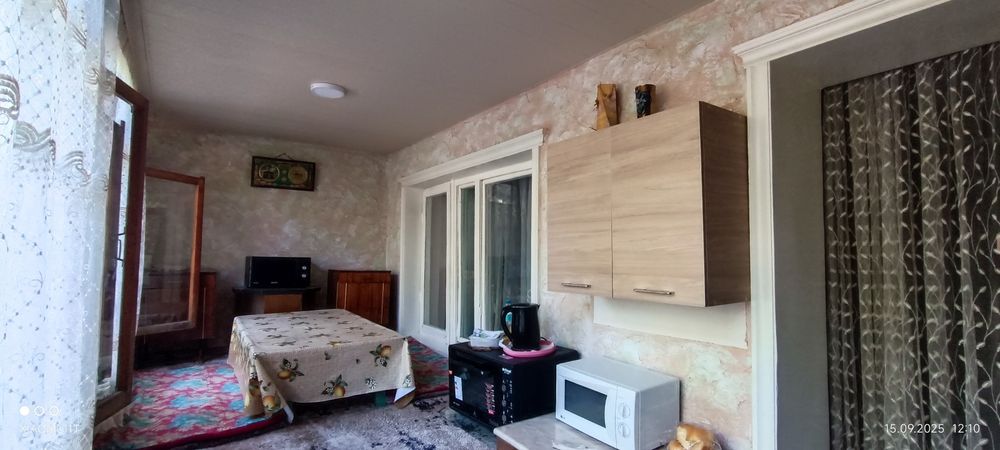 Срочно Продается юнусабад 18 кварта 5 комнатная л 77 серия