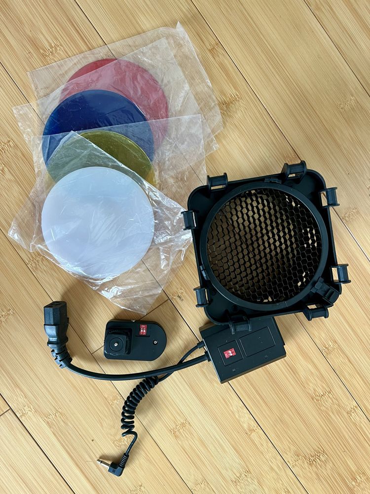 Комплект студийно осветлeние Delicacy-600 Home Studio