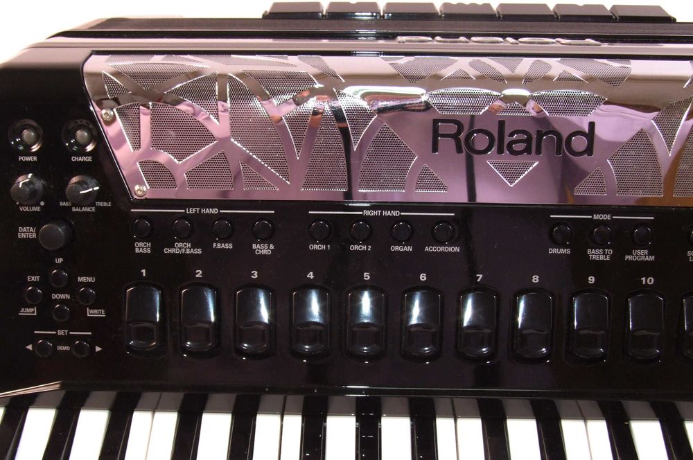 Acordeon ROLAND FR8x cu toate accesoriile, ABSOLUT NOU