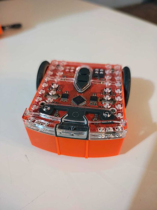 Pachet EDSTEM: 2 Roboți Edison V2.0 și 1 Kit EdCreate