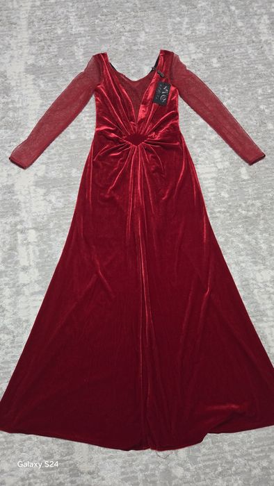 Платье русалка красного цвета