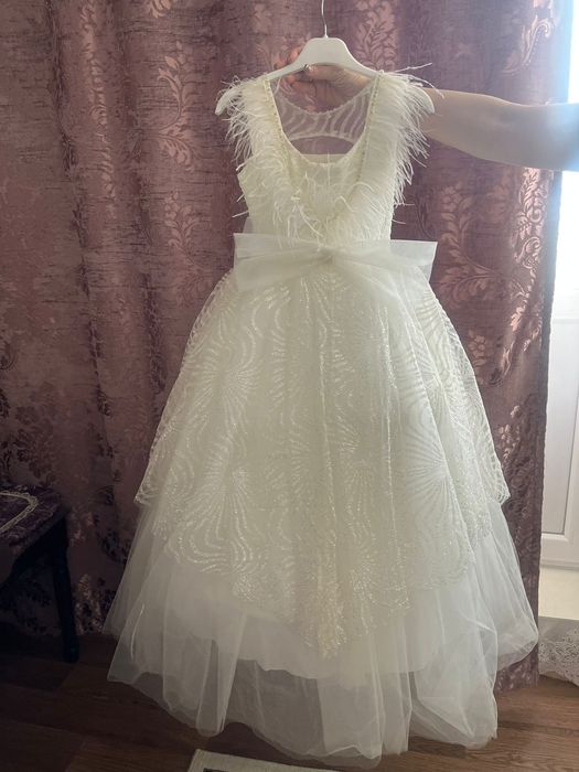 Однотонное детское платье