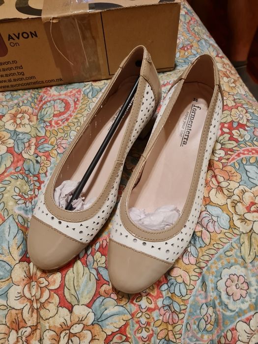 Pantofi cu toc mic de piele mărimea 36