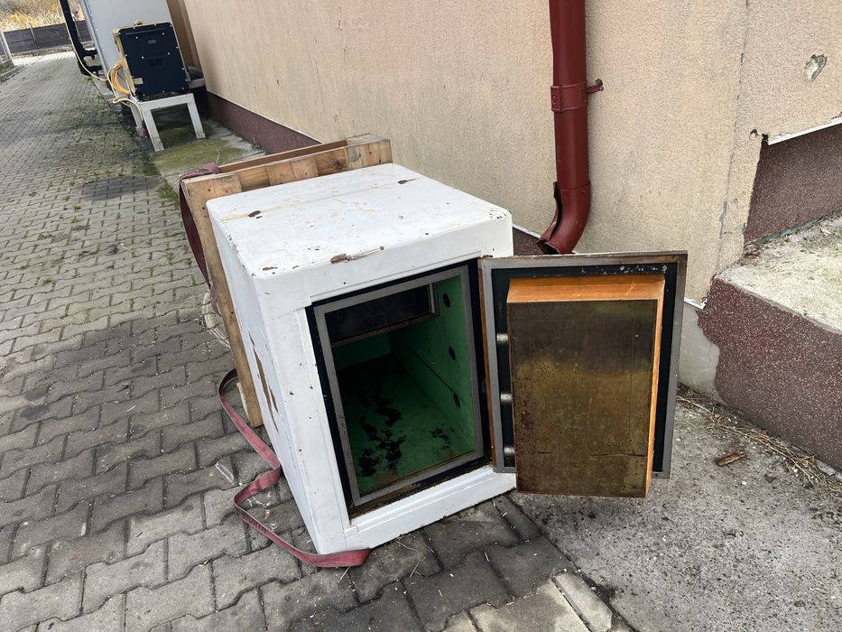 Seif masiv foarte greu