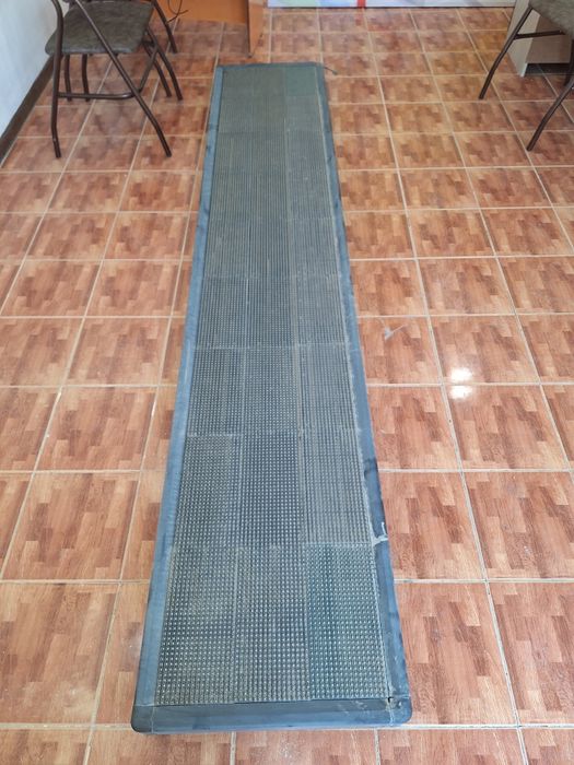 Reklama elektroni fasadga dukonlarga sotilad