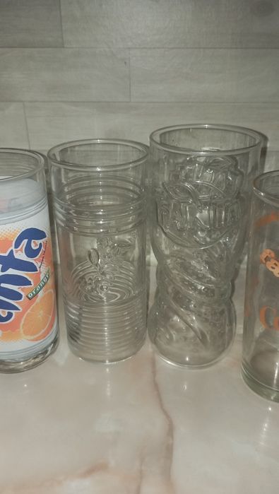 pahare de suc Fanta