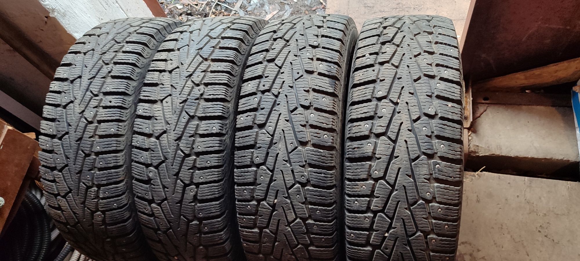 Продам резину 215/65 R16 б/у