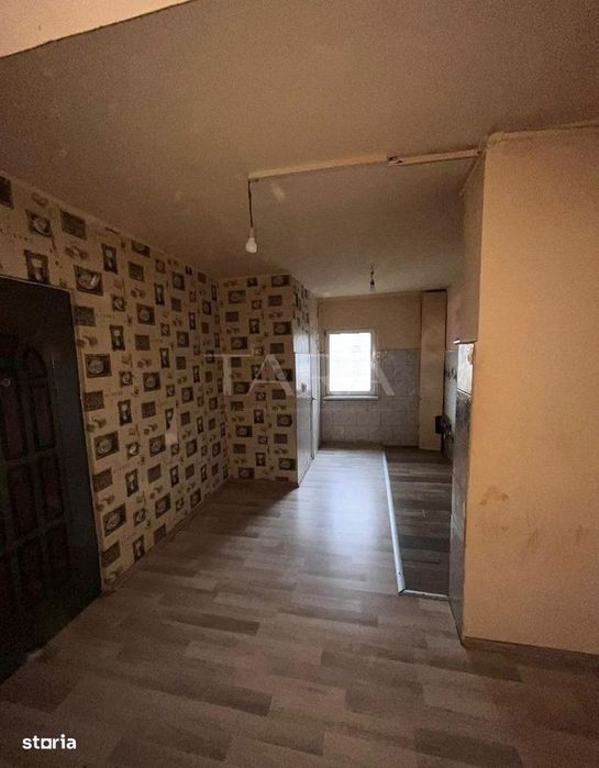 Apartament cu 3 camere de vânzare, in centrul Apahidei.
