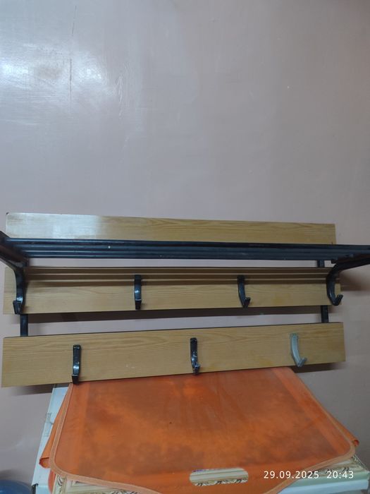 Вешалка для верхней одежды