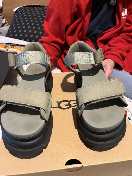 Sandale cu platforma ugg 39